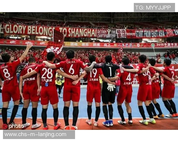 山东鲁能与上海上港激战回顾精彩比赛录像分析与亮点总结